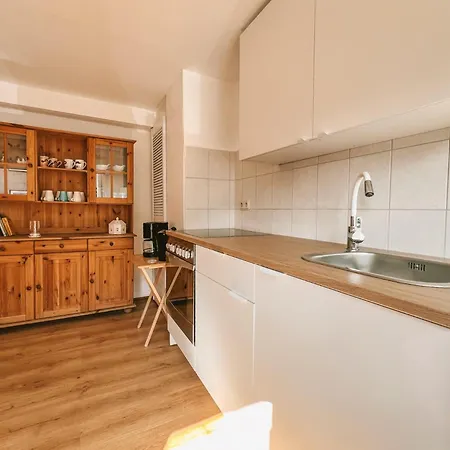 Gemuetliche Terassenwohnung Mit Rustikalem Charme アパート